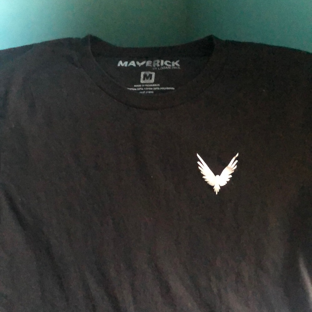 Maverick black tee